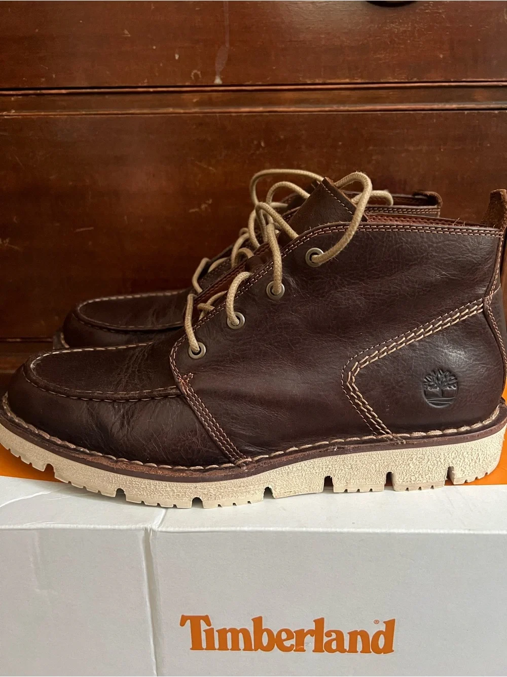 NEW W/Box Timberland Men's Dark Brown Leather Chukka Boots with Cream Sole